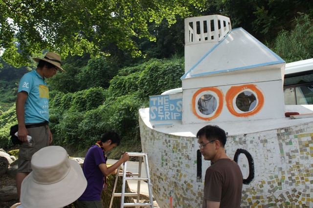 アートと日本の希望の場所「越後妻有」大地の芸術祭_f0083294_992116.jpg