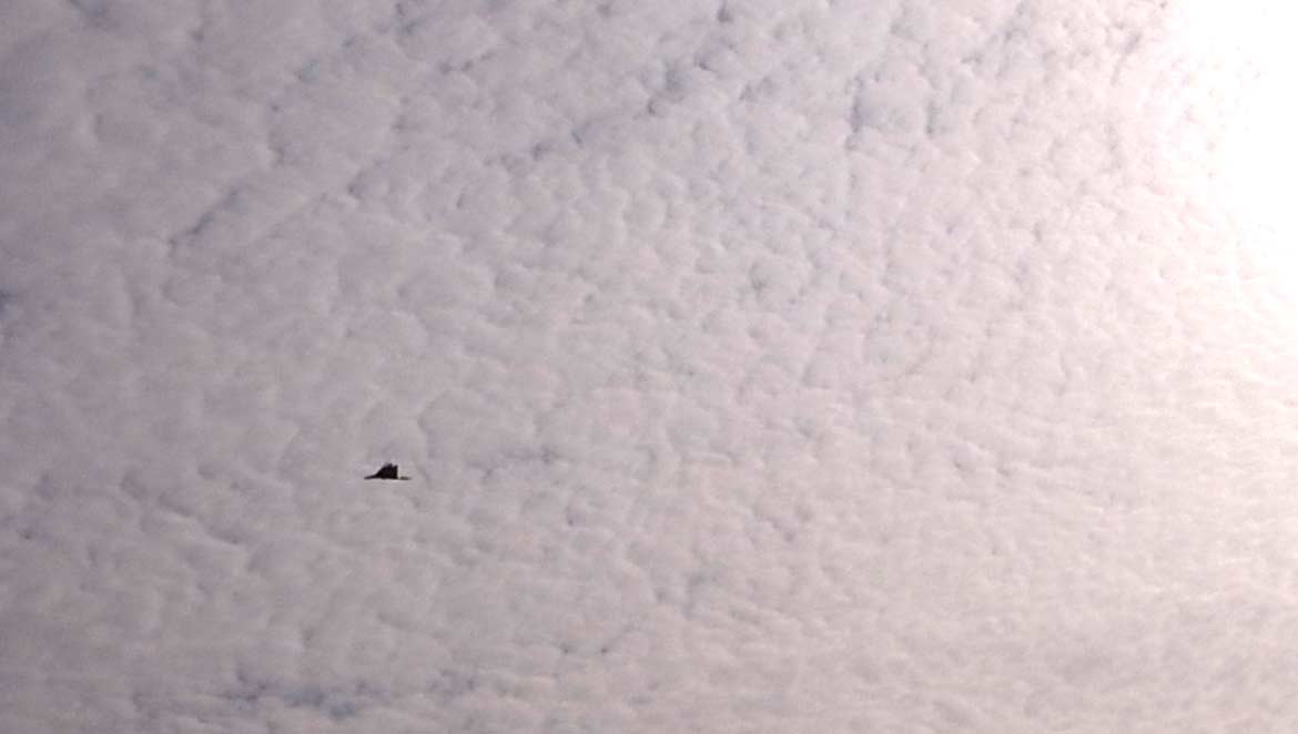 鱗雲と複葉機と無尾翼機_d0067943_20344874.jpg