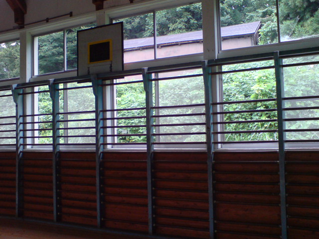 川上笑学館の体育館。_d0182179_17294167.jpg