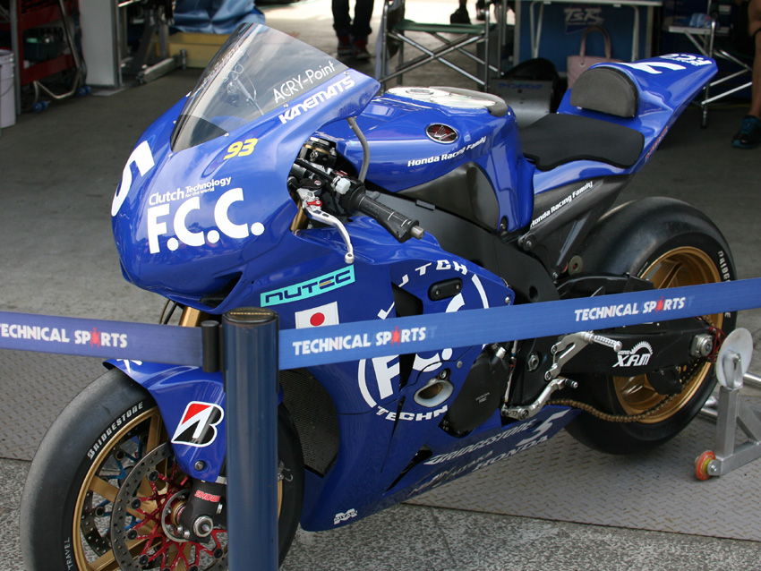 2011全日本ロードレース SUGO ピットウォーク（F.C.C.TSR Honda