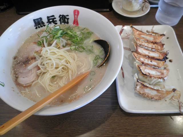 九州ラーメン黒兵衛 宝塚中筋店_c0118393_10164694.jpg
