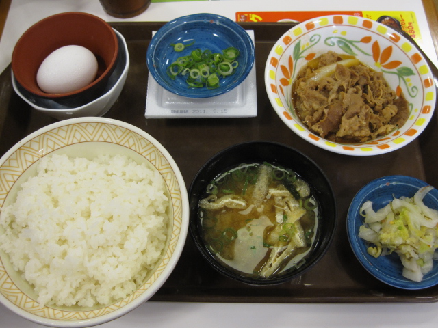 9/11朝食 牛皿・納豆朝食セット¥480@すき家_b0042308_23271311.jpg