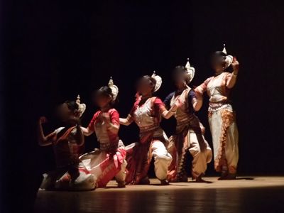 インド舞踊。_d0138018_23254575.jpg