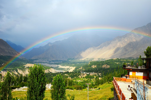 フンザの虹（今日の一枚）　～2011 夏が終わって　_d0106555_14155825.jpg