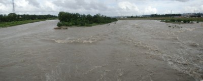 台風12号で増水した多摩川from日野橋　2011年9月4日_c0112172_0274329.jpg