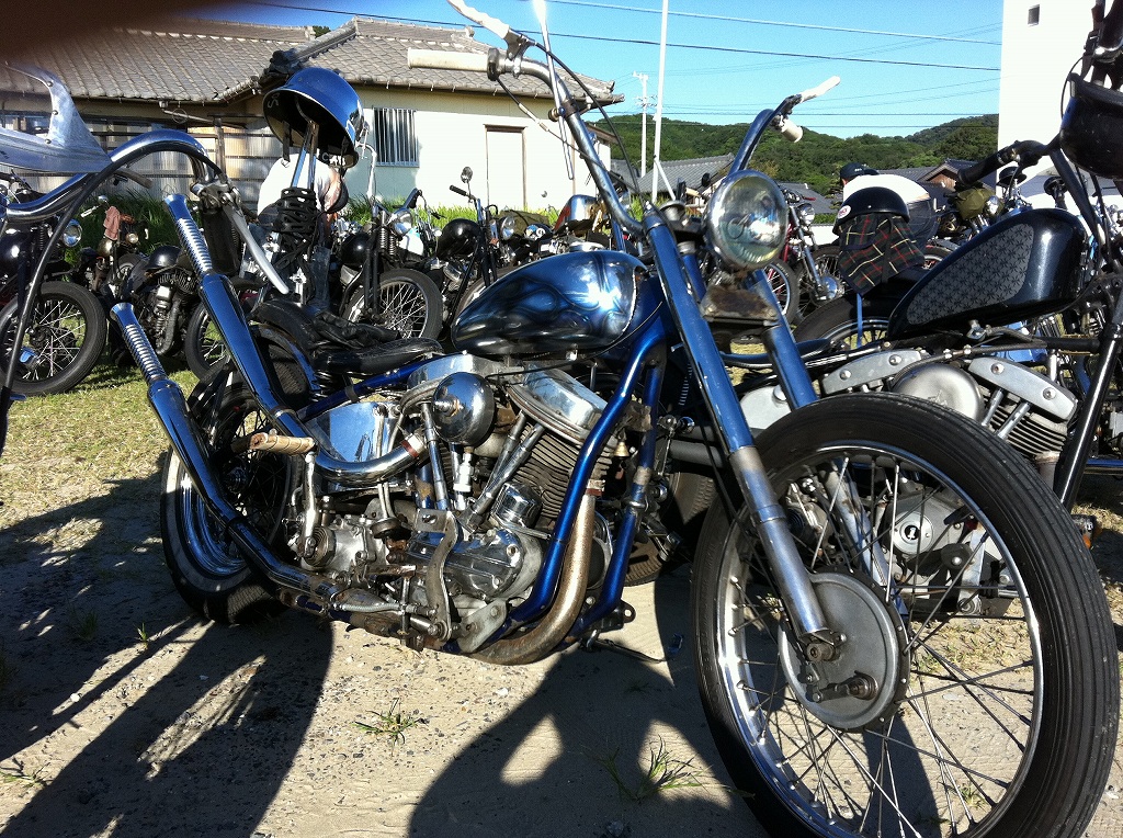 かっこええバイク達(Hi Blue RUN)_a0165898_23283859.jpg
