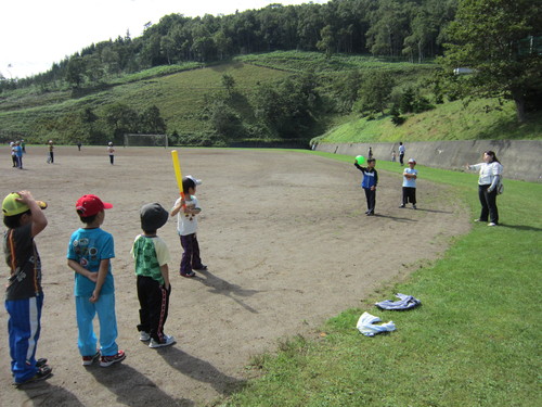 全校徒歩遠足に行きました!!_d0162600_192654.jpg