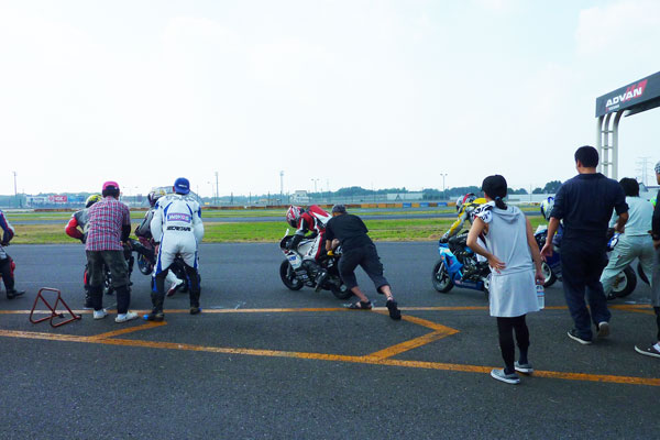 弐輪道CUPミニバイク耐久レース　②_d0067418_1595728.jpg