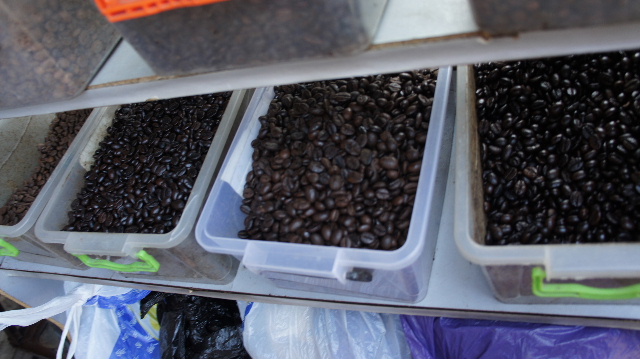 グルジア (10) 長寿の国グルジアのバザール その2_c0011649_111990.jpg