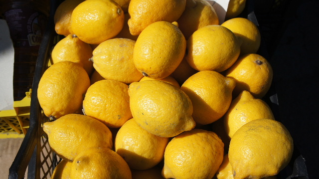 グルジア (10) 長寿の国グルジアのバザール その2_c0011649_1164686.jpg