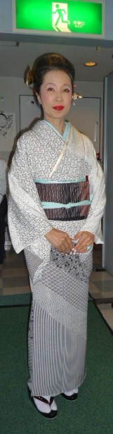 加藤ますえさん・長月コンサートの着物姿。_f0181251_14553417.jpg
