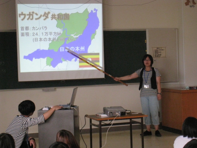 県立翠江高校において『ウガンダのホンマでっか!?WS』を行いました。_c0167632_13475120.jpg