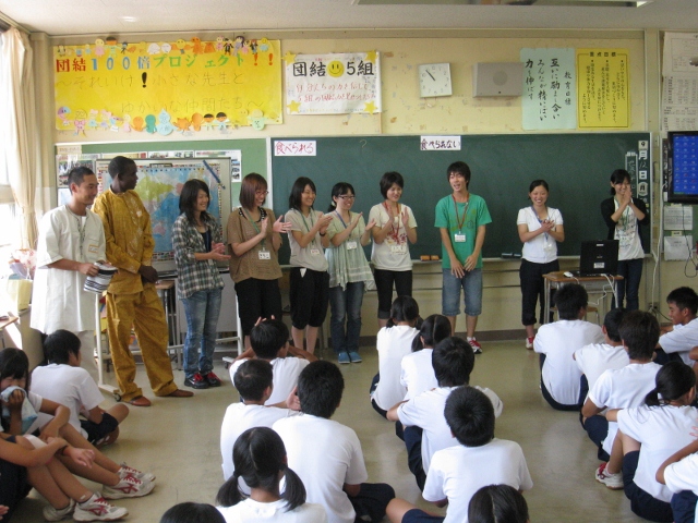 小千谷市立小千谷中学校において『とつげき!!世界の食文化』のWSを行いました。_c0167632_1412431.jpg