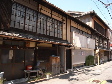 生駒界隈の古い建物_a0116442_14304191.jpg