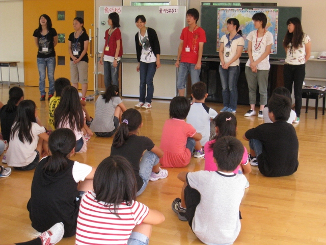 新潟市立根岸小学校において『とつげき!!世界の食文化』のWSを行いました。_c0167632_14132879.jpg