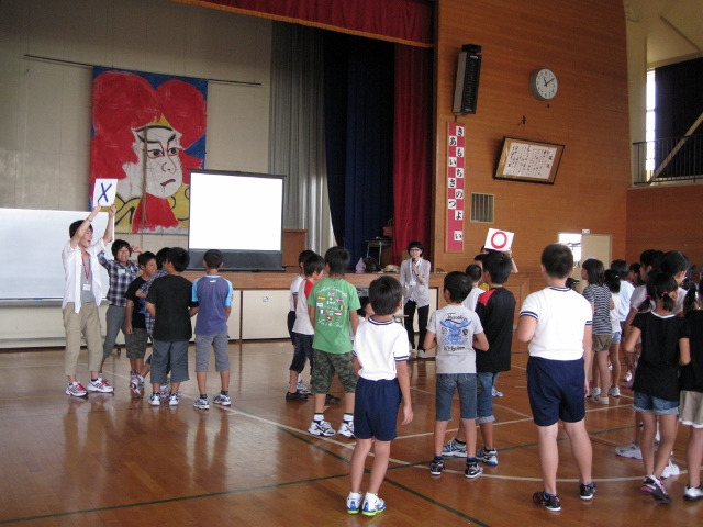 新潟市立茨曽根小学校で『Ecoってなに？』のWSを行いました。_c0167632_1449473.jpg