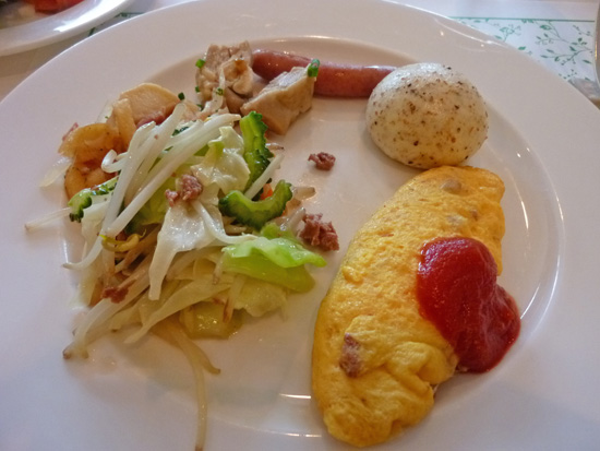 カフェレストランフォンテーヌの朝食：2011年夏沖縄旅行その34_f0054556_19585137.jpg