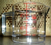 計量カップ_a0043520_23591654.jpg