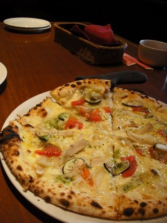 ナポリのかまど 入間市 パンと旅する