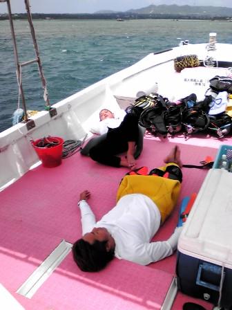 来るっ!?_a0189838_1835741.jpg