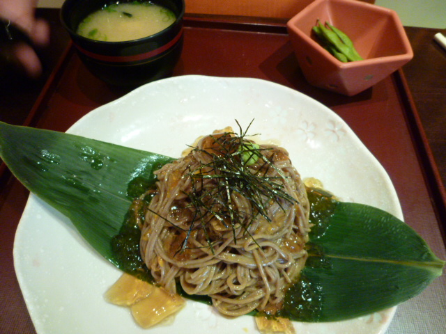 朝は花の香りが強い_c0100865_2155158.jpg