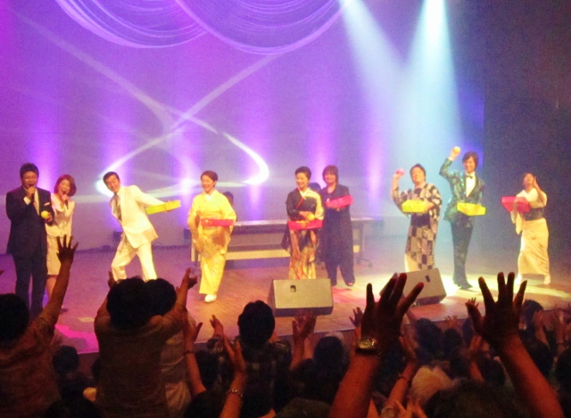 街角ふれあいライブ・100回記念・その1_b0083801_22493652.jpg