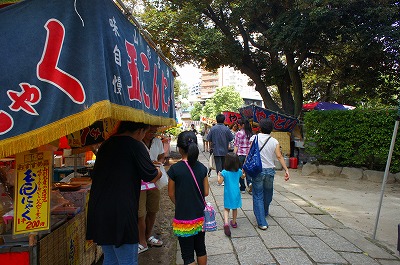 週末は根津神社のお祭りだ②_b0190603_1404677.jpg