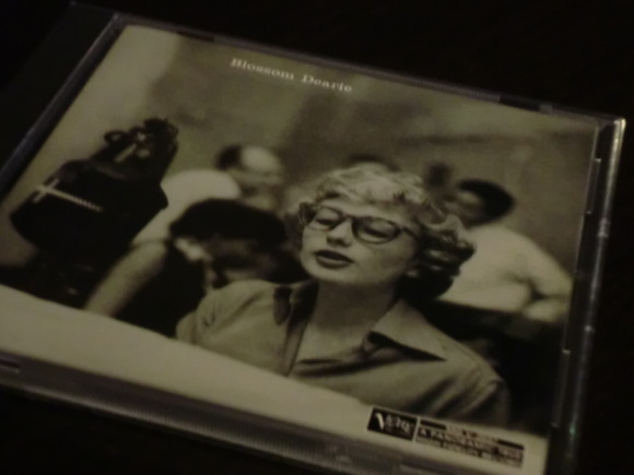 新入荷CD　Blossom Dearie_a0203615_23461321.jpg