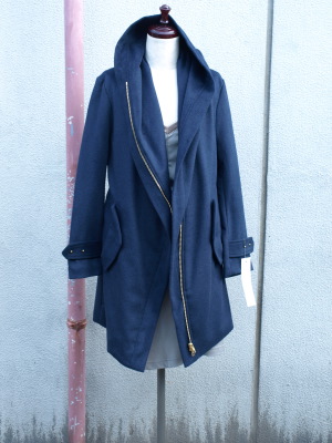 saisir by Akiko Iwata 2011A/W フードコート_e0126063_15495525.jpg