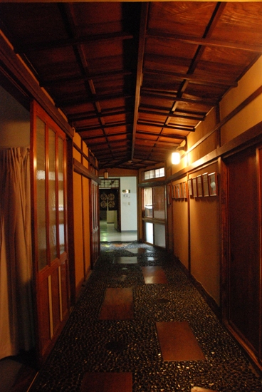 登録有形文化財の老舗旅館でかさこオフ会開催!_e0171573_2310589.jpg