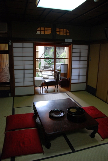 登録有形文化財の老舗旅館でかさこオフ会開催!_e0171573_2342265.jpg