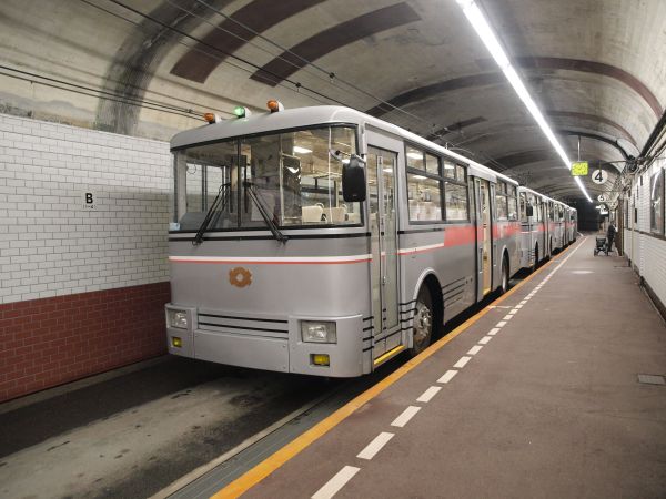 トロリーバス_c0164709_7232771.jpg