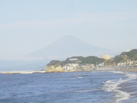 富士山を背に朝日を浴びながらストレッチ！_e0231859_7545926.jpg