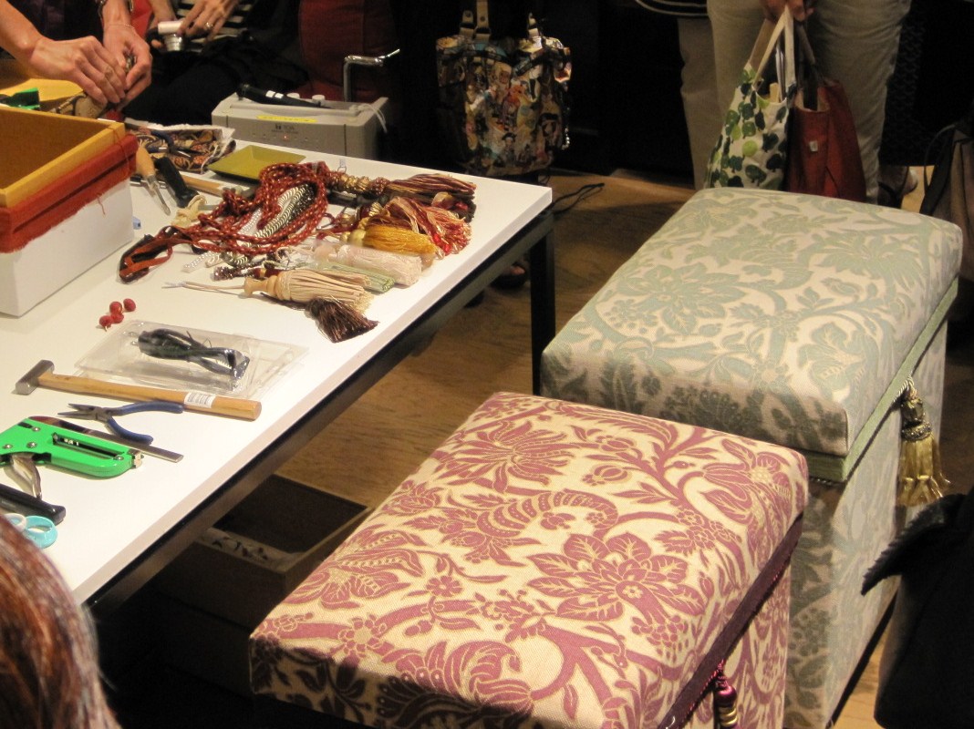 ウィリアムモリスの生地で作ったインテリア茶箱(10kgスツール型) ウィリアムモリスの生地で作ったインテリア茶箱(10kgスツール型