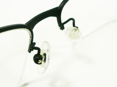 OAKLEY 2011\'秋のオプサルミックフレーム新作・HALFTRACK(ハーフトラック)入荷!_c0003493_10102151.jpg
