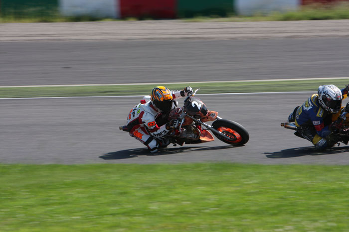 鈴鹿MiniMoto4時間耐久ロードレース　２０１１’_e0077010_21204425.jpg