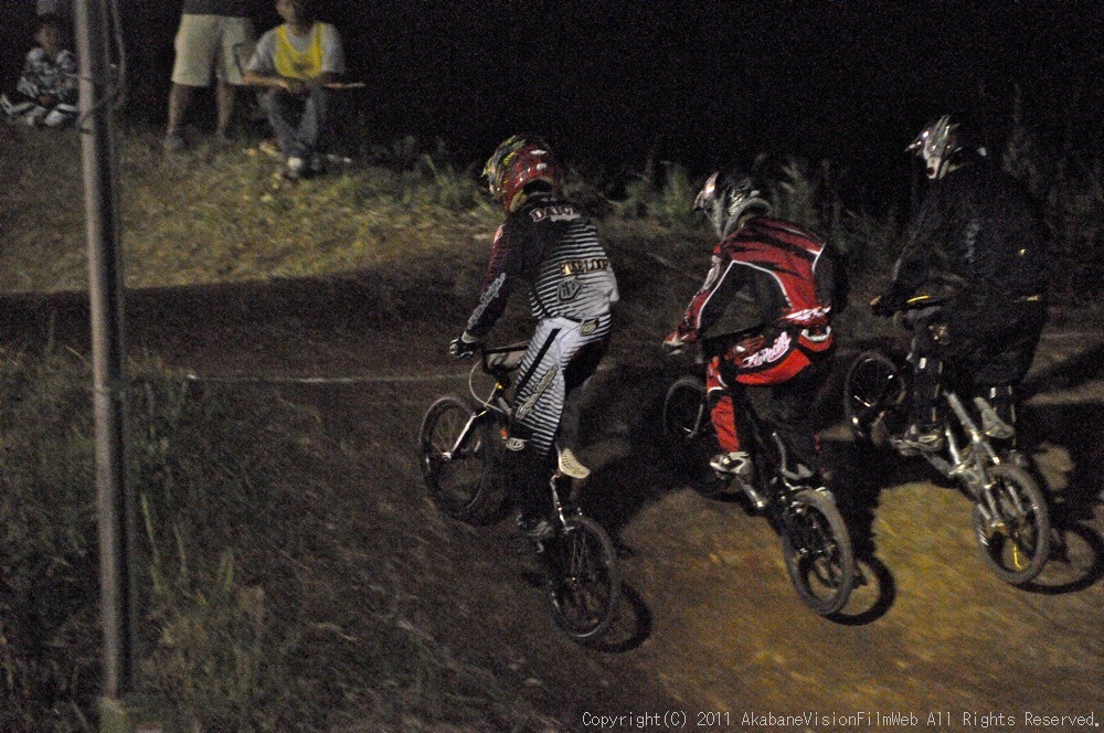 11\"JOSF JAPAN Open Night Race　VOL2：BMXエキスパート決勝　動画有り_b0065730_3252465.jpg