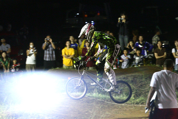 2011 JOSF Japan Open Night Race #01 BMXエリート決勝_b0136231_1431244.jpg