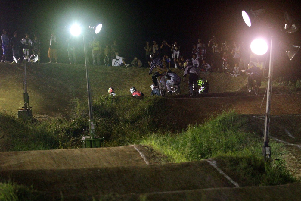 2011 JOSF Japan Open Night Race #02 BMXエキスパート決勝_b0136231_2435198.jpg