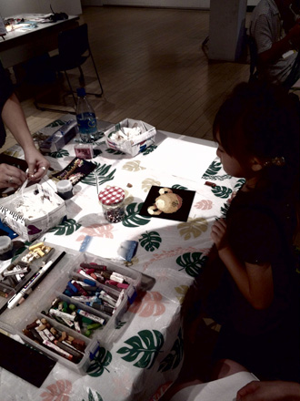 横浜赤レンガ倉庫で開催中のアートイベント「chips 2011」に家族で訪れました_c0060143_0194274.jpg