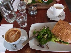 シドニーでおいしいコーヒーの人気カフェ_a0098948_2505519.jpg