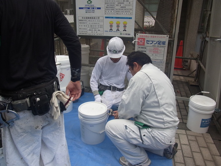 神戸市役所、遮熱塗装プロジェクト　２日目_e0188555_11415878.jpg