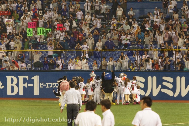 9/19神宮観戦フォト　赤川好投、青木・相川ソロHRで横浜に競り勝つ_e0222575_2491077.jpg