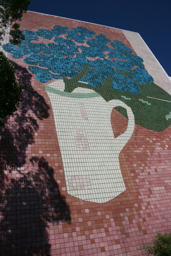 神戸文化ホールの壁画 あじさい on 2011-9-15_b0118987_77058.jpg