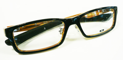 OAKLEY 2011\'FALLオプサルミックフレーム新作BUCKET入荷!_c0003493_9383846.jpg