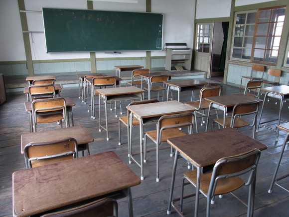 真庭市の旧遷喬尋常小学校_d0116009_12215662.jpg