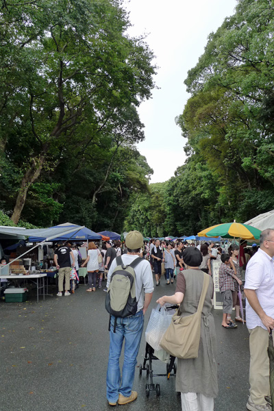 護国神社 蚤の市_b0016049_0175729.jpg