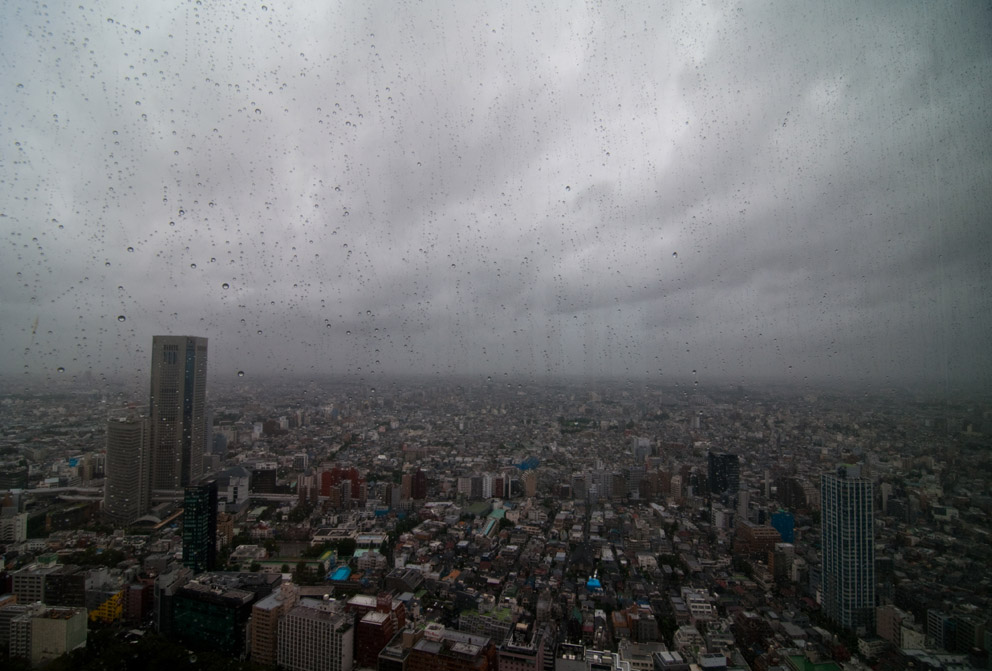 台風15号 通過中_e0163776_1748163.jpg