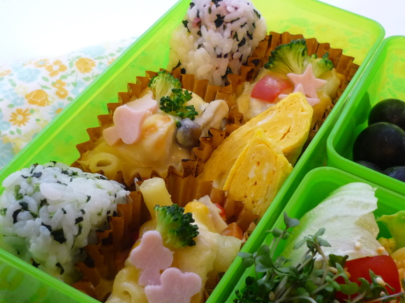 グラタンお弁当＾＾おからホットケーキミックスでカップケーキ＾＾_f0198186_10194442.jpg