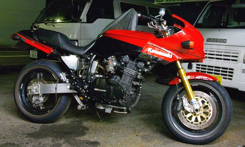 ケンちゃん号 GPZ900Rのカウルをダウーーーン！！ : フロント